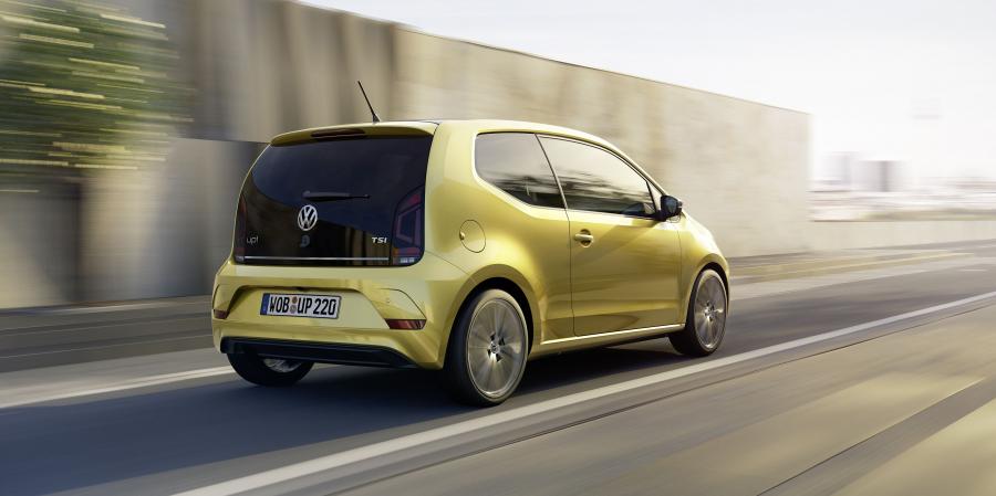  Volkswagen up! 3-Door 2016 года  (фото 17 из 25)